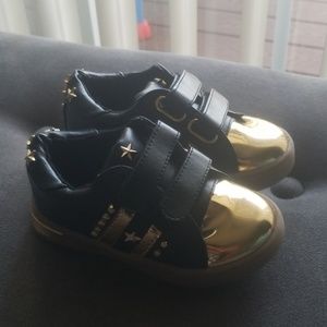 MICHAEL KORS Toddler Shoes size 6